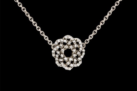 Collier or noir et diamants